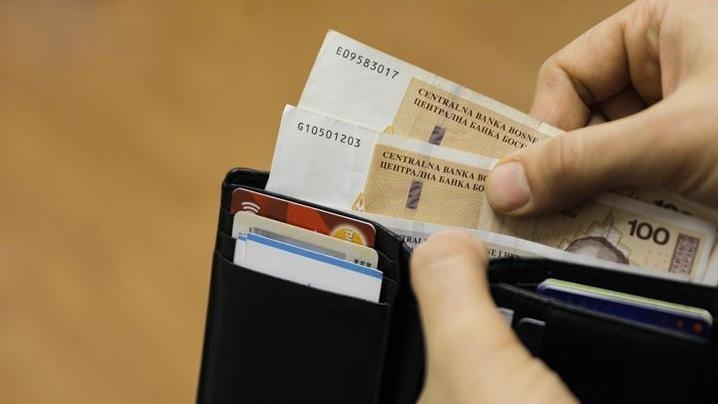 Prosječna isplaćena mjesečna neto/bruto plaća zaposlenih u FBiH za april 2022. godine!